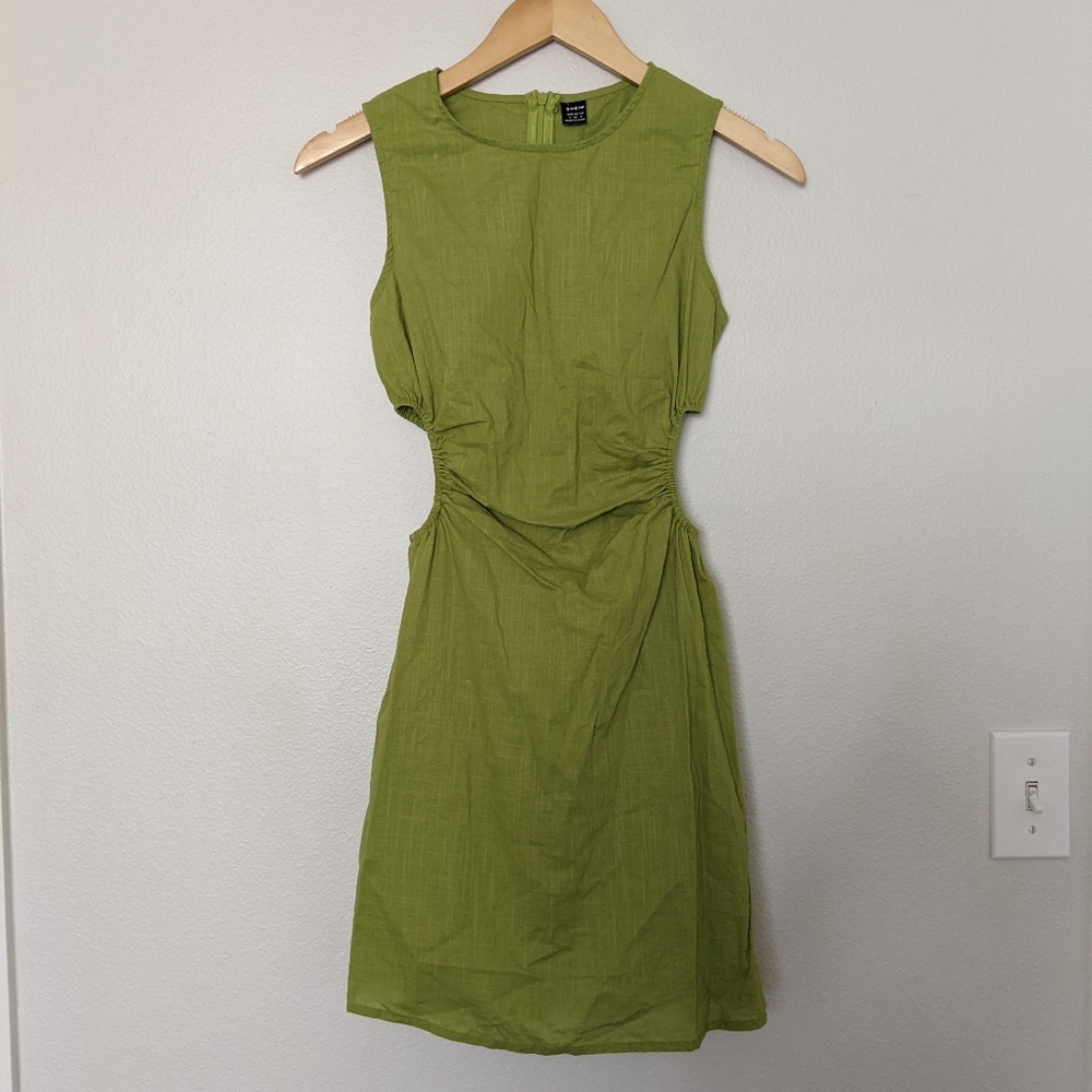 Dress - Picture 5 of 7
